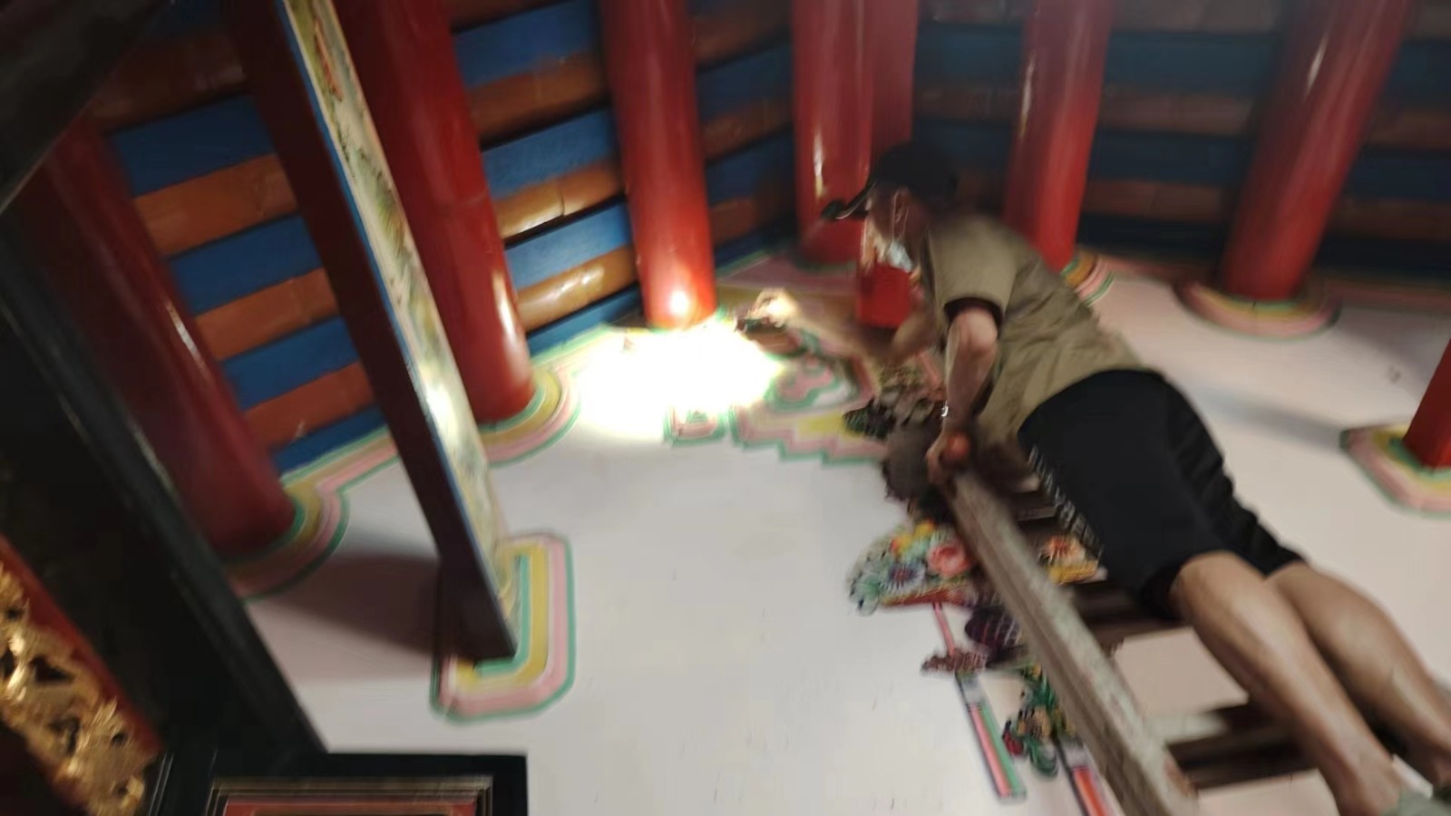澄海老村居门套发软，白蚁可能从贴地木料开始