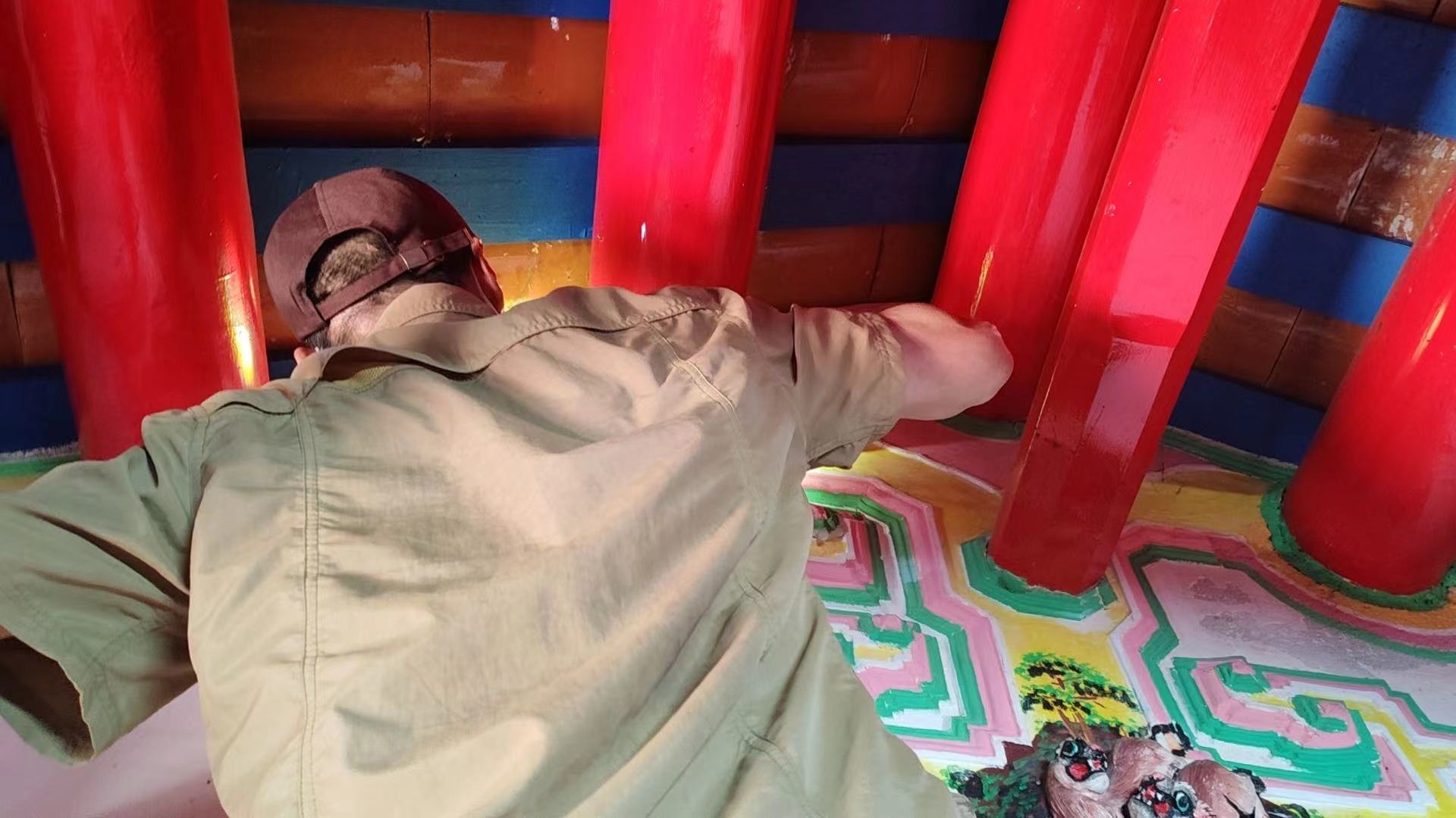 普宁乡镇老屋木楼梯和旧柜空鼓，白蚁排查要连着渗水看